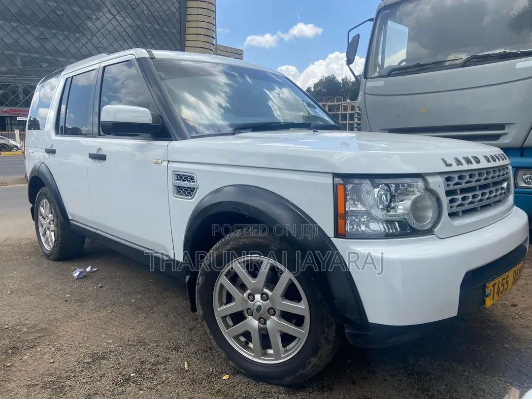 Land Rover Discovery 2013 White