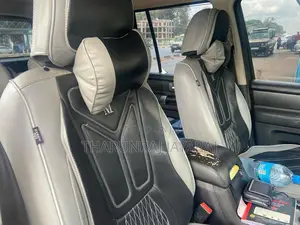 Land Rover Discovery 2013 White