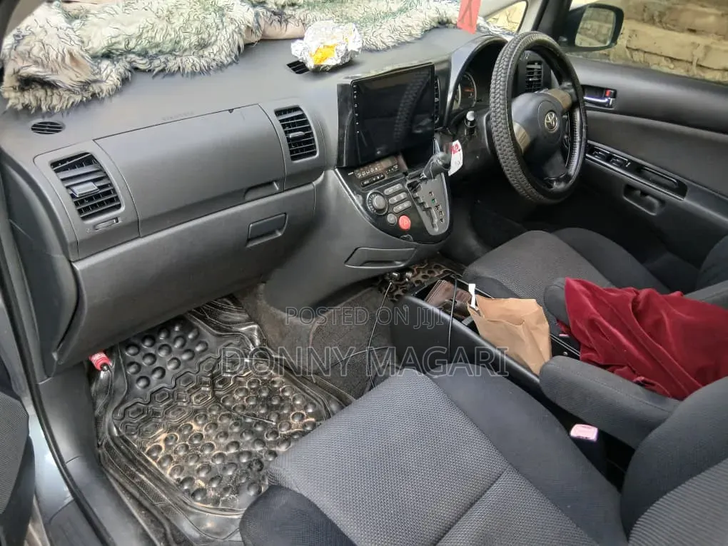 Toyota Wish 2005 Gray