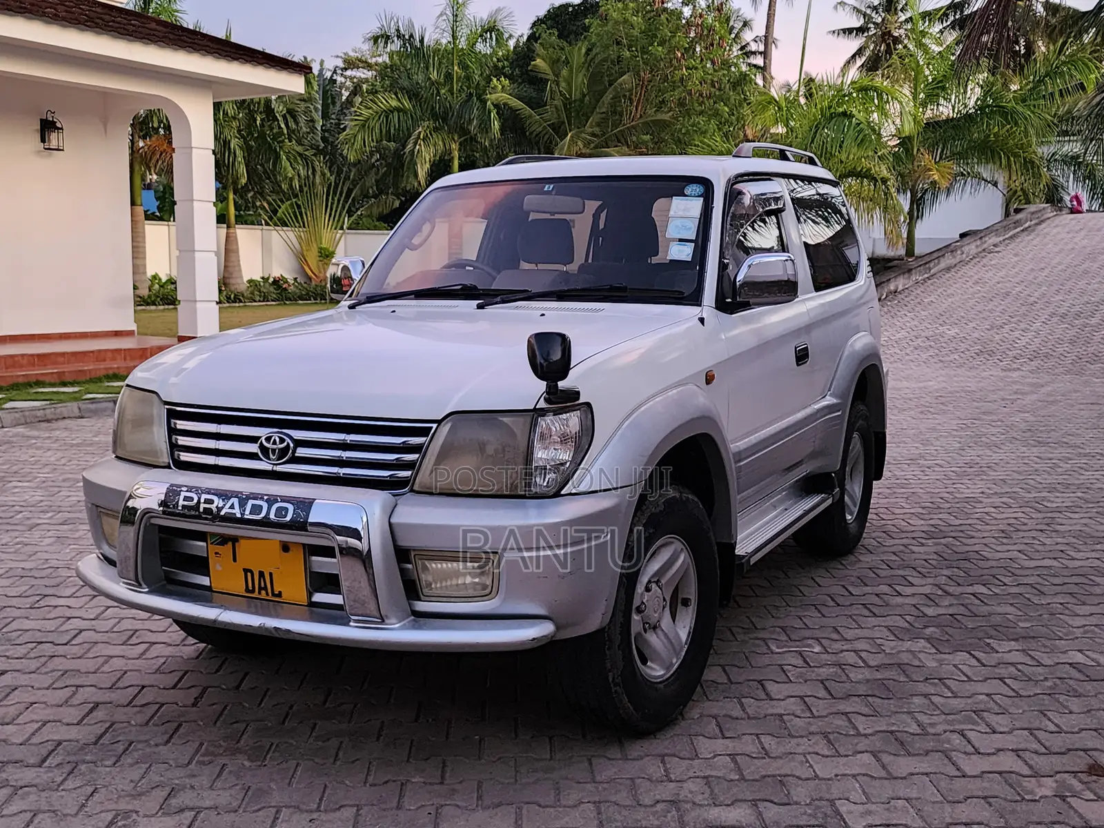 Toyota Land Cruiser Prado 1999 White