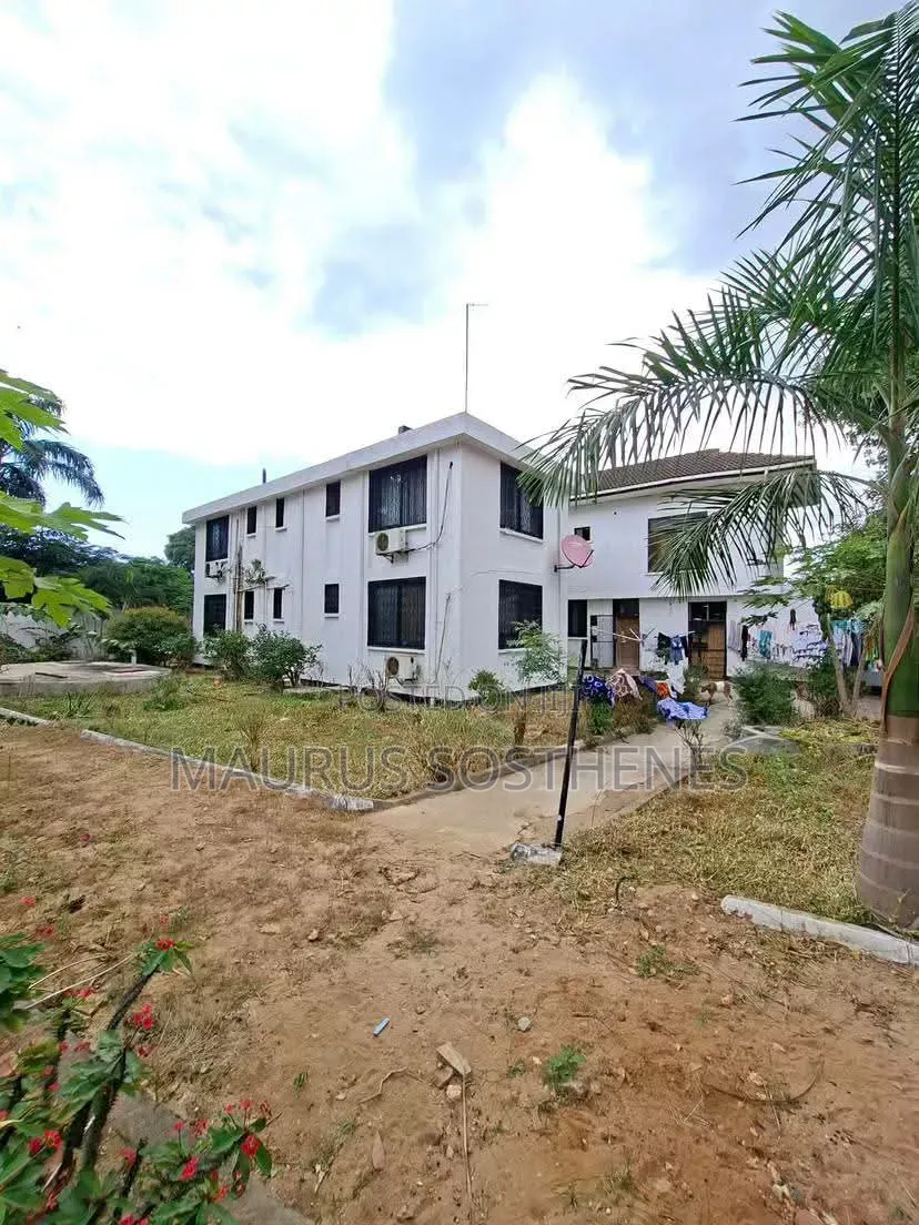 9bdrm House in Kawe Beach for sale