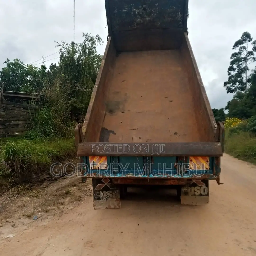 Fuso Tippa V8