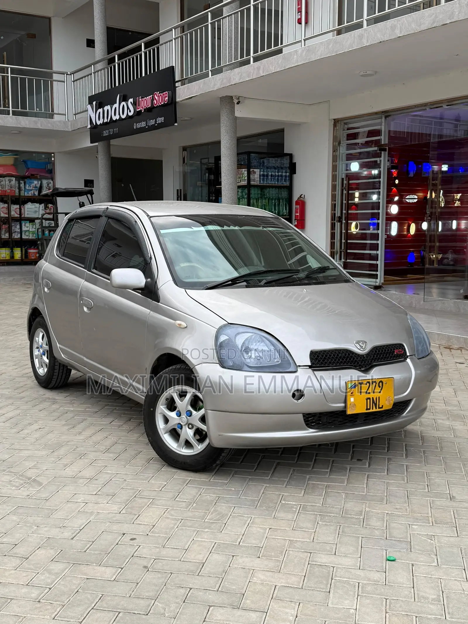 Toyota Vitz 2003 Silver