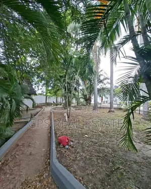 9bdrm House in Kawe Beach, Kinondoni for sale