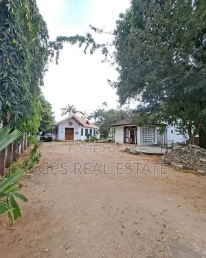 9bdrm House in Kawe Beach, Kinondoni for sale