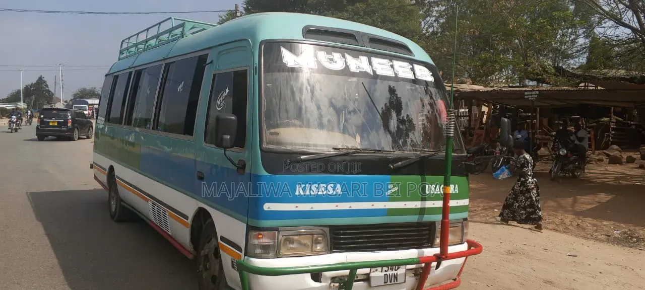 Toyota Coaster 2003 Beige