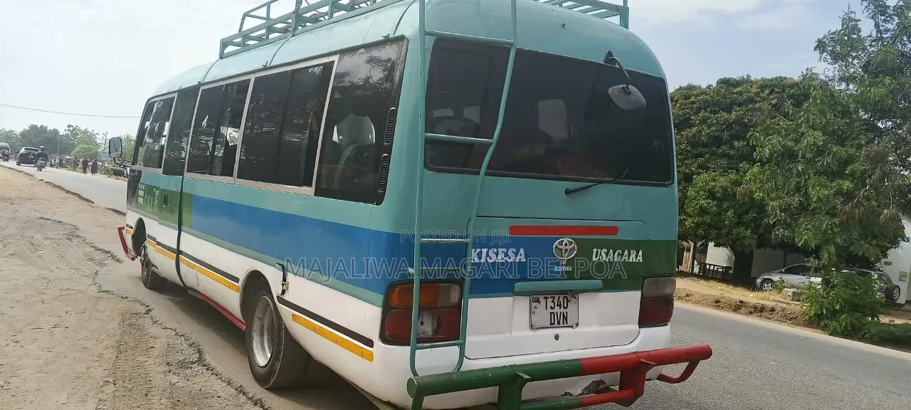 Toyota Coaster 2003 Beige