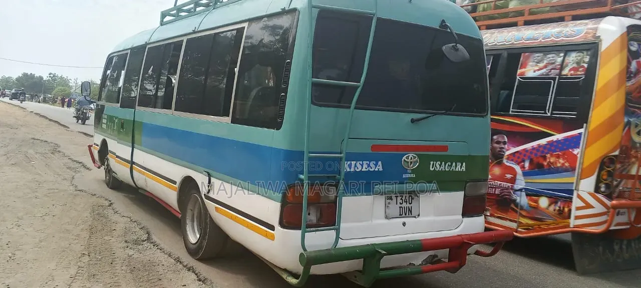 Toyota Coaster 2003 Beige