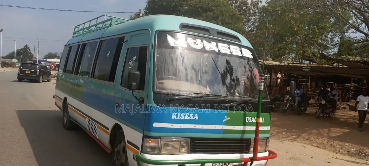 Toyota Coaster 2003 Beige