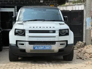 Land Rover Defender 2022 White
