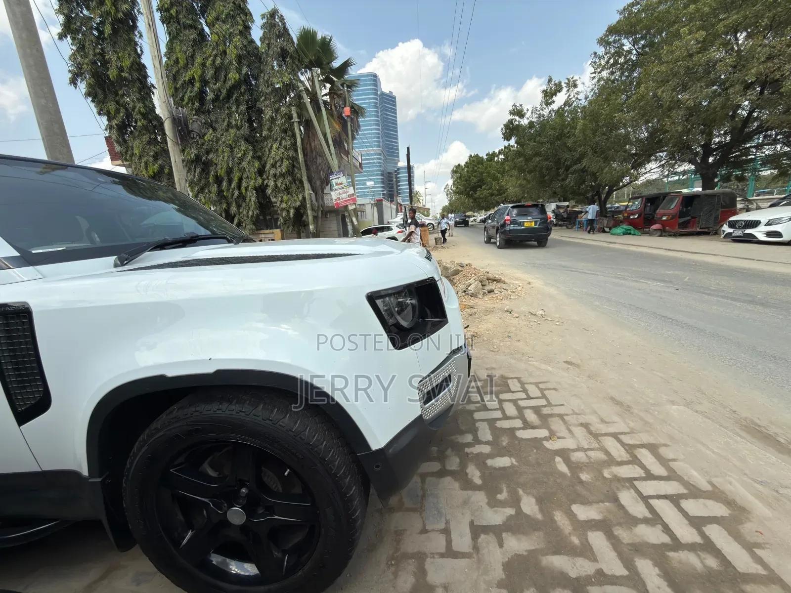 Land Rover Defender 2022 White