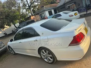 Toyota Crown 2007 White