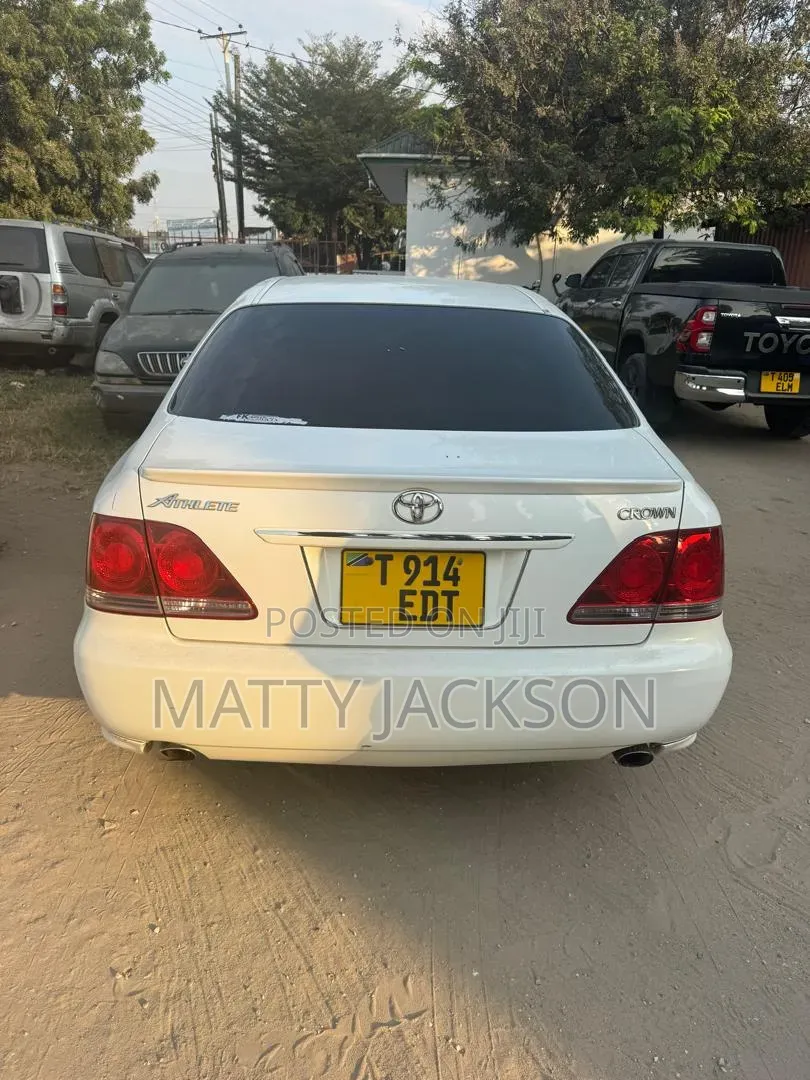 Toyota Crown 2007 White