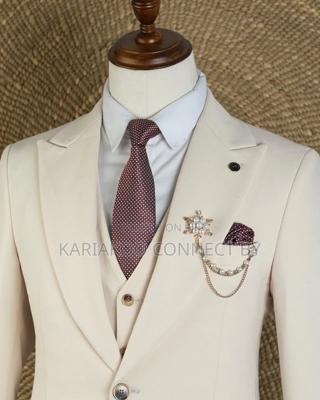 Classic Groom Off-White Wedding Suit Set