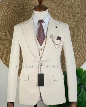Classic Groom Off-White Wedding Suit Set