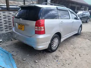 Toyota Wish 2010 Silver