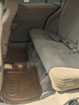 Toyota Raum 2005 Silver