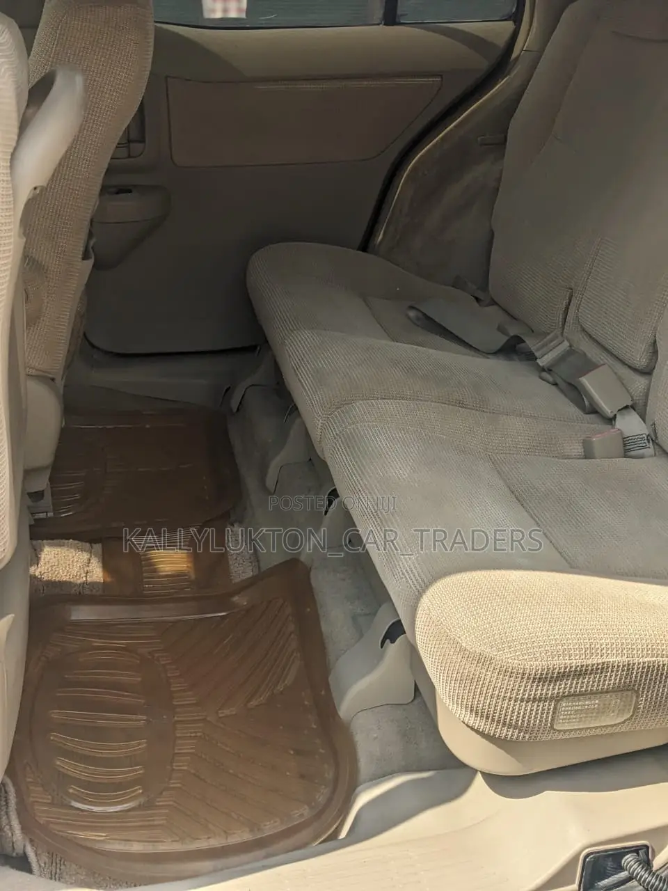 Toyota Raum 2005 Silver