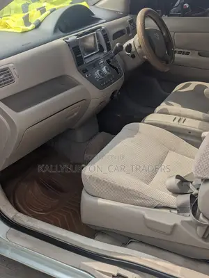 Toyota Raum 2005 Silver