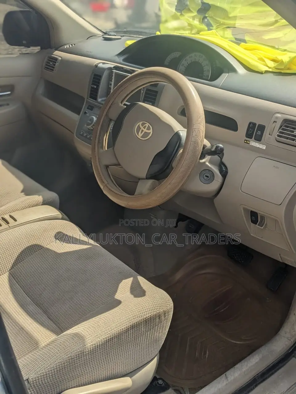 Toyota Raum 2005 Silver