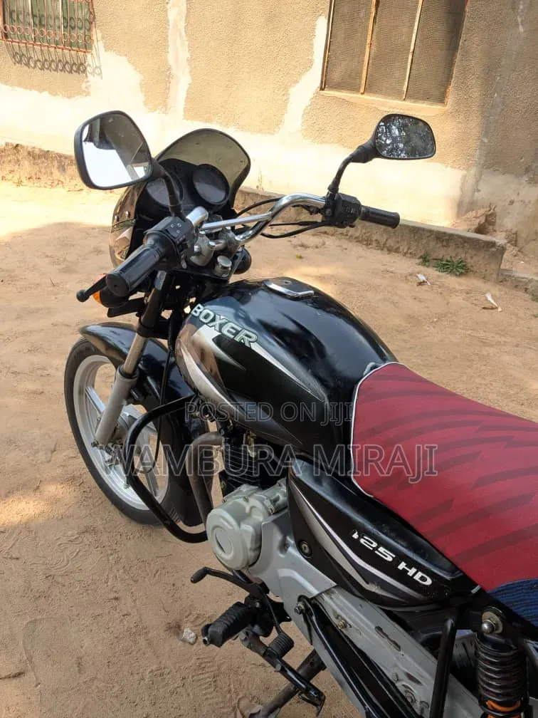 Bajaj Boxer 125 2025 Black