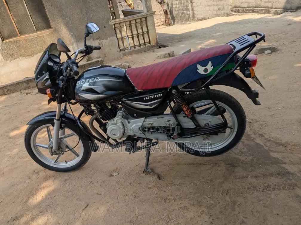 Bajaj Boxer 125 2025 Black