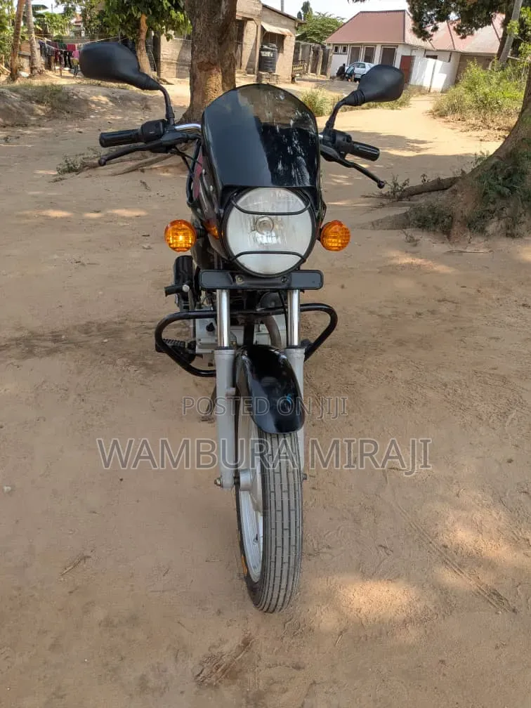 Bajaj Boxer 125 2025 Black