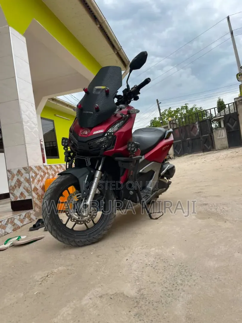 Honda 2025 Red