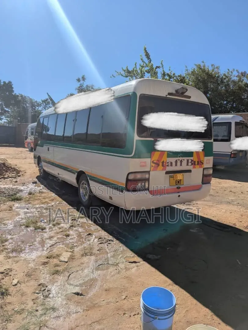 Toyota Coaster 1999