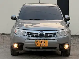 Subaru Forester 2010 Gray