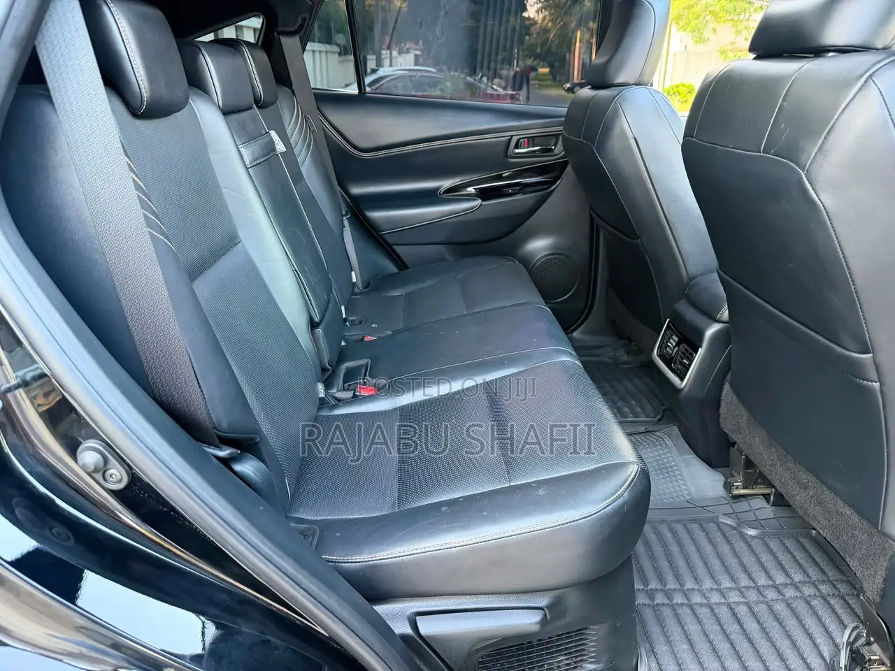 Toyota Harrier 2.0 2017 Black
