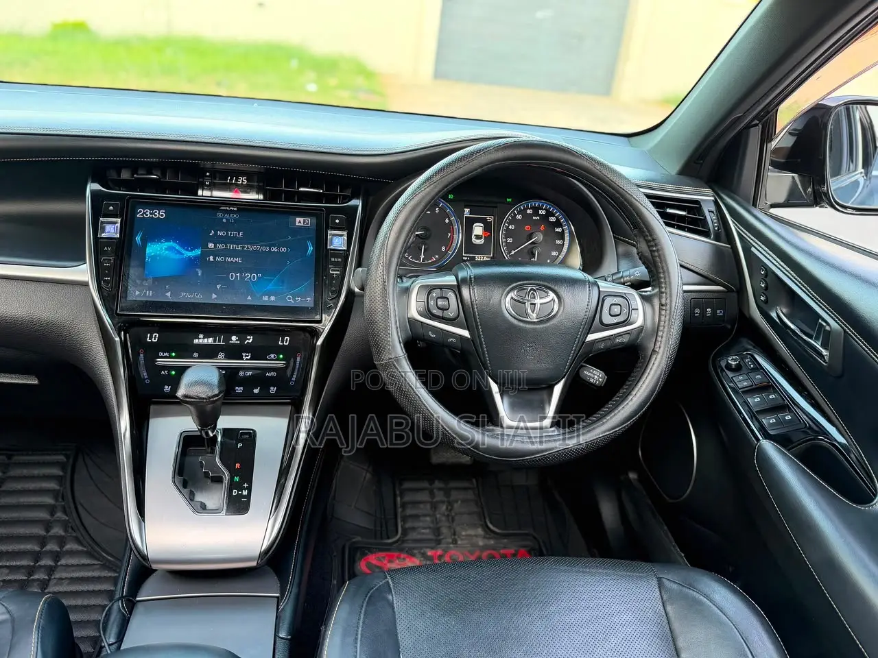 Toyota Harrier 2.0 2017 Black