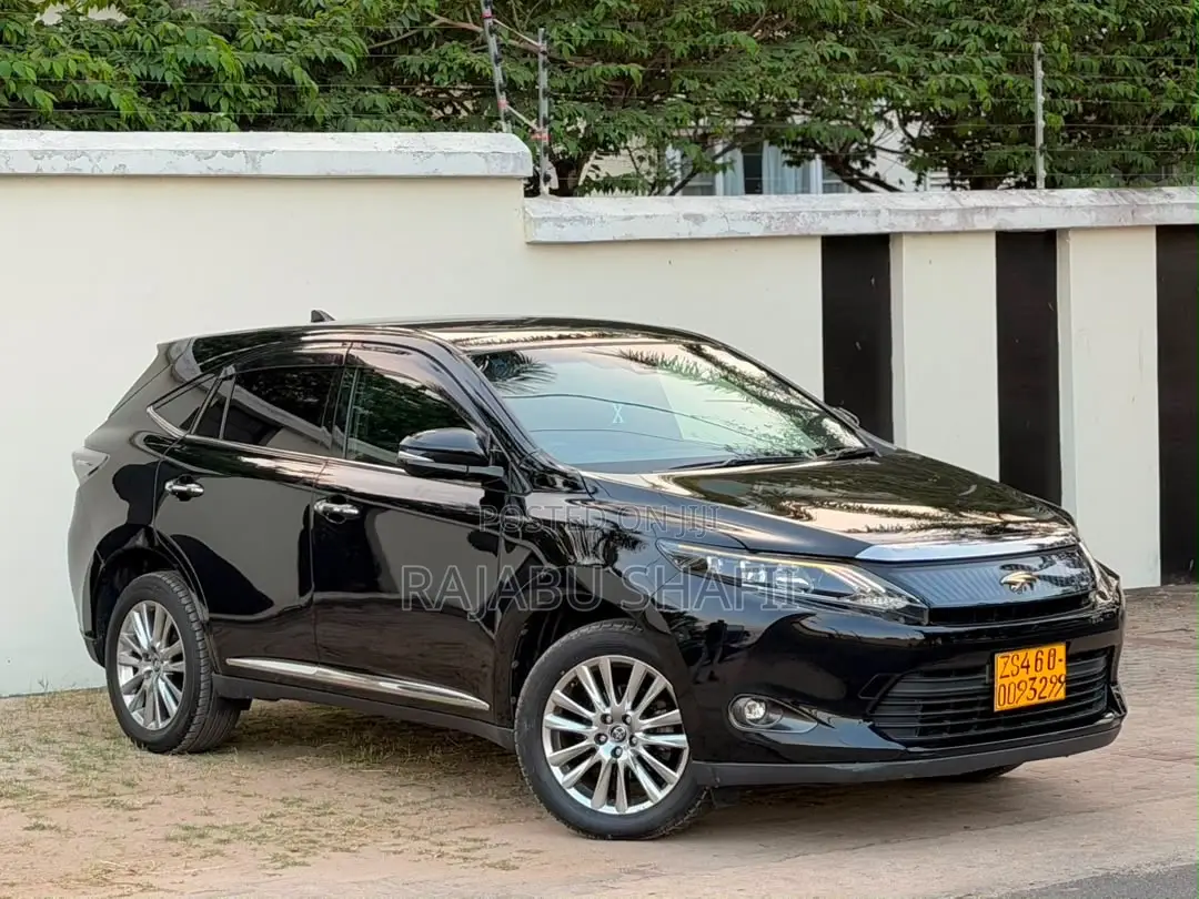 Toyota Harrier 2.0 2016 Black