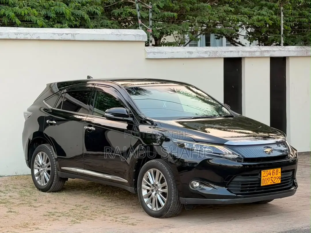 Toyota Harrier 2.0 2016 Black