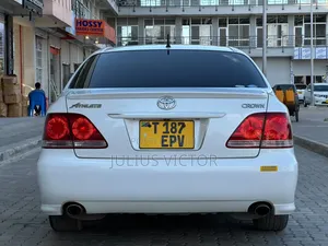 Toyota Crown 2006 White