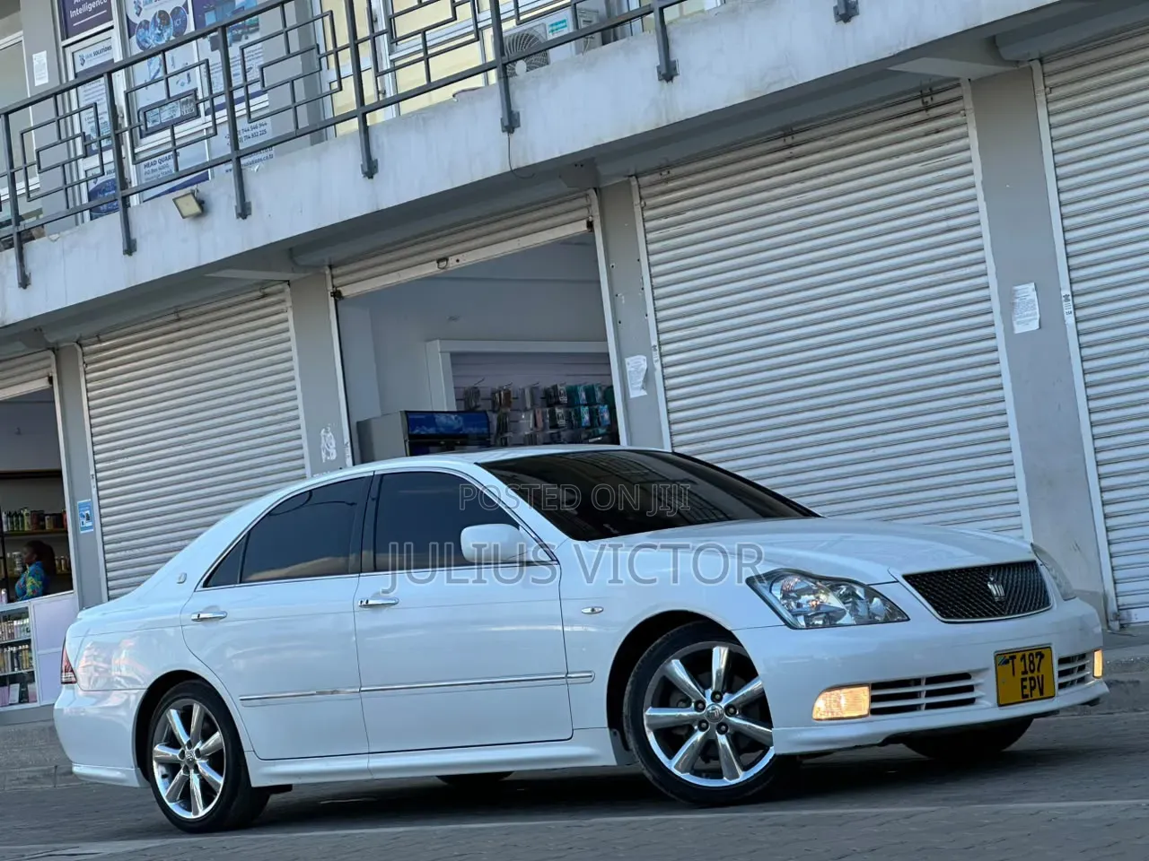 Toyota Crown 2006 White