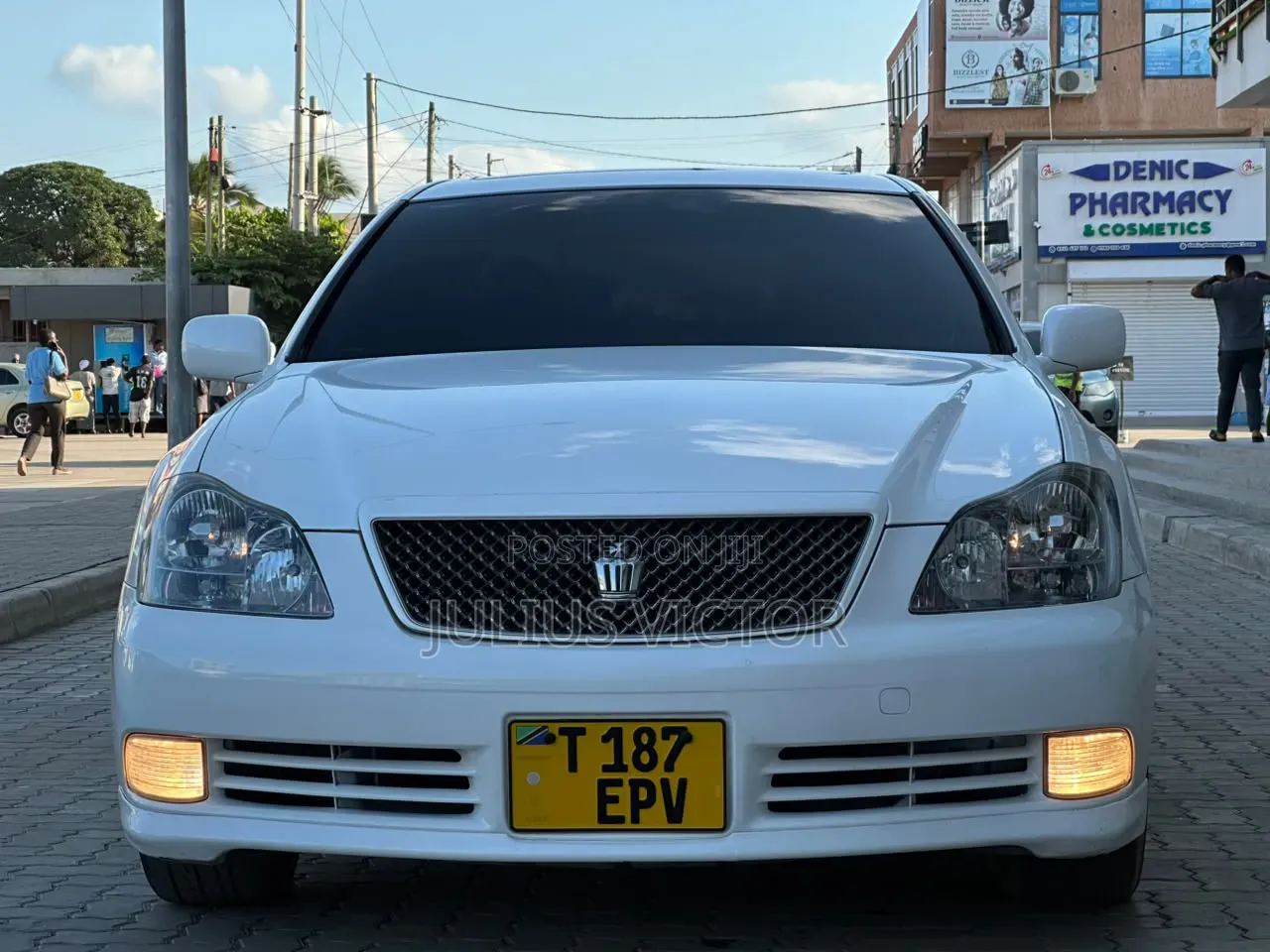 Toyota Crown 2006 White
