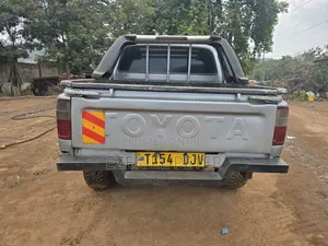 Toyota Hilux 2002 Silver