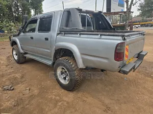 Toyota Hilux 2002 Silver