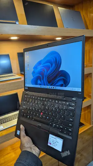 New Laptop Lenovo ThinkPad X390 8GB Intel Core i5 SSD 256GB