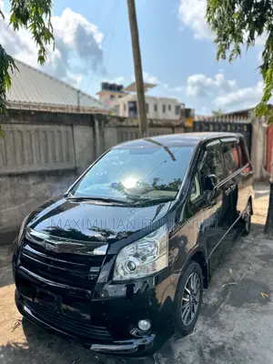 Toyota Noah 2009 Black