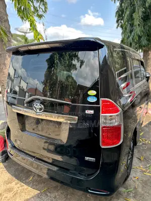 Toyota Noah 2009 Black