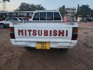 Mitsubishi L200 2003 White