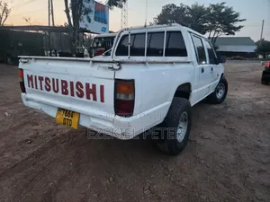 Mitsubishi L200 2003 White