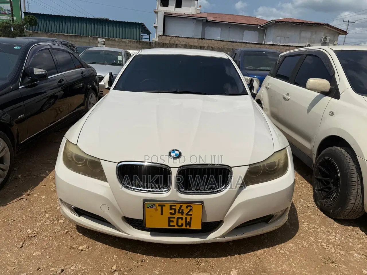 BMW 3 Series 320i RWD 2010 White