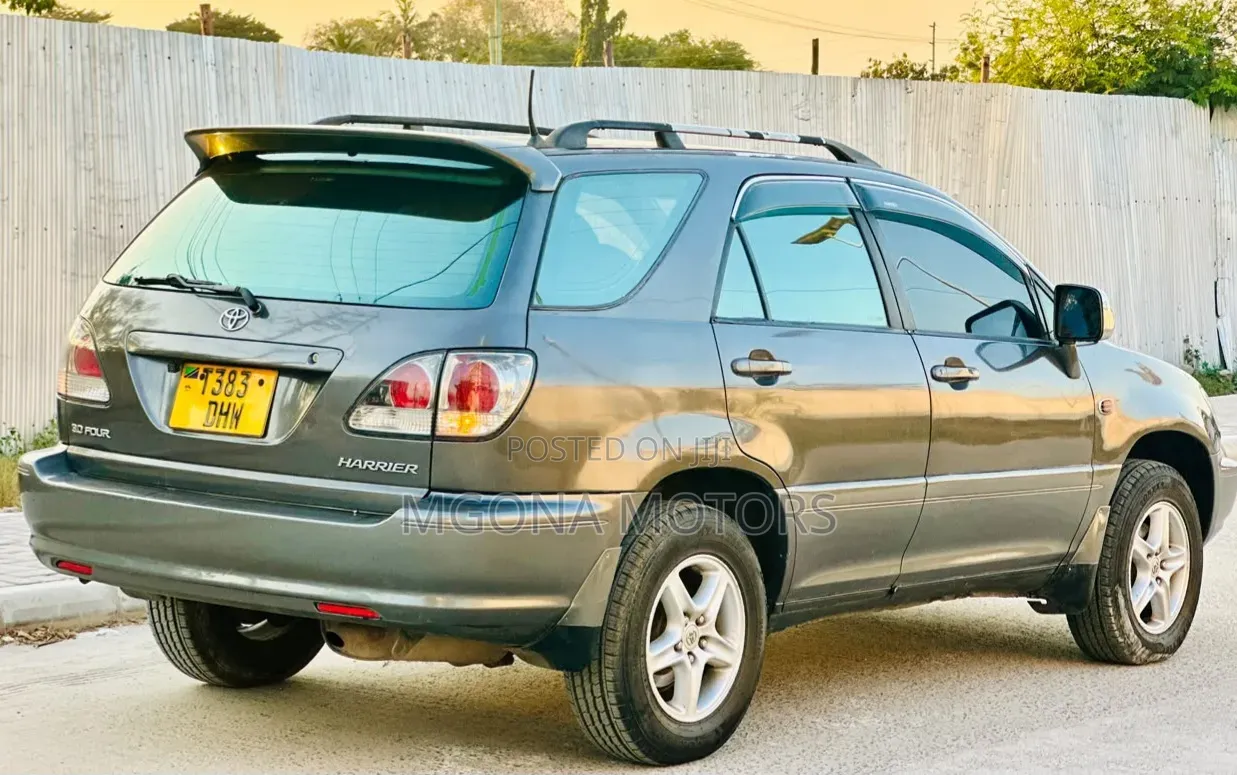 Toyota Harrier 2001 Gray