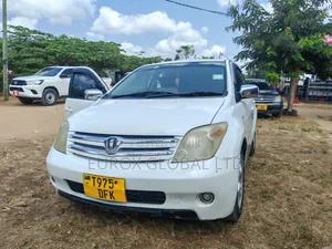 Toyota IST 2005 White
