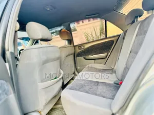 Toyota Carina 2000 Silver