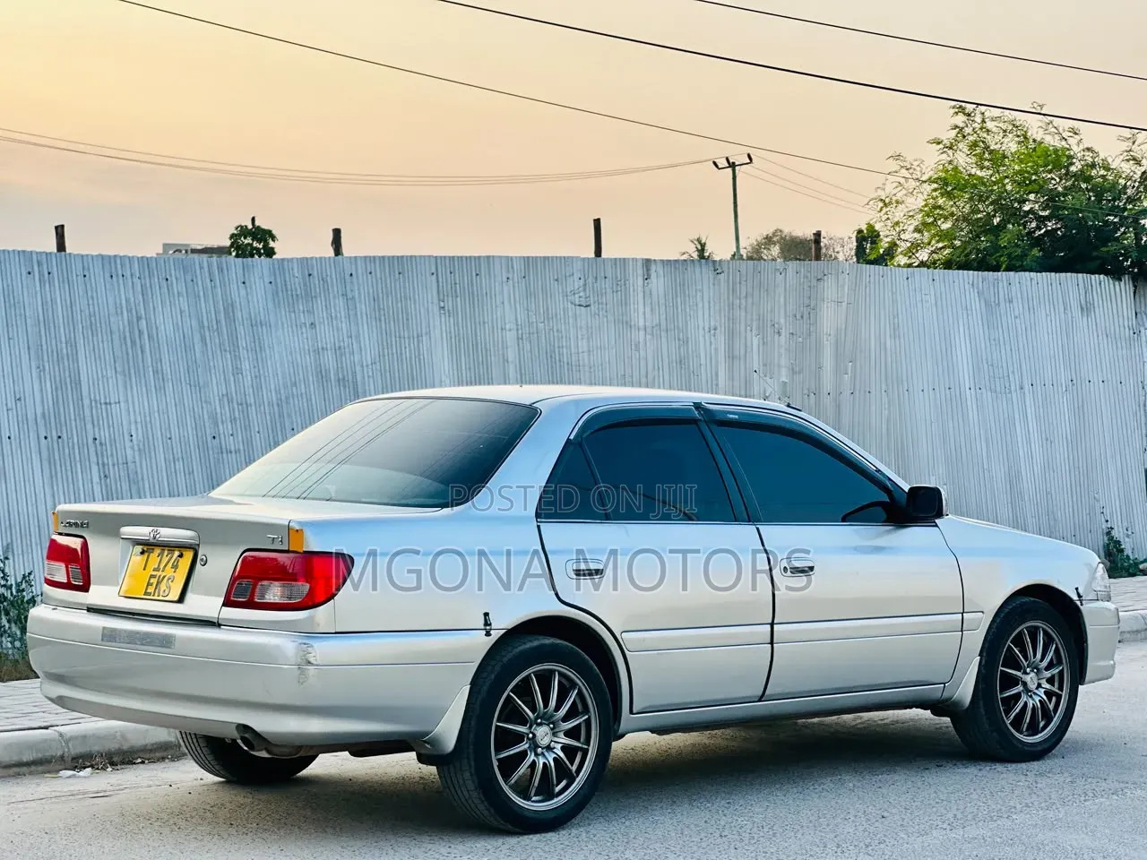 Toyota Carina 2000 Silver