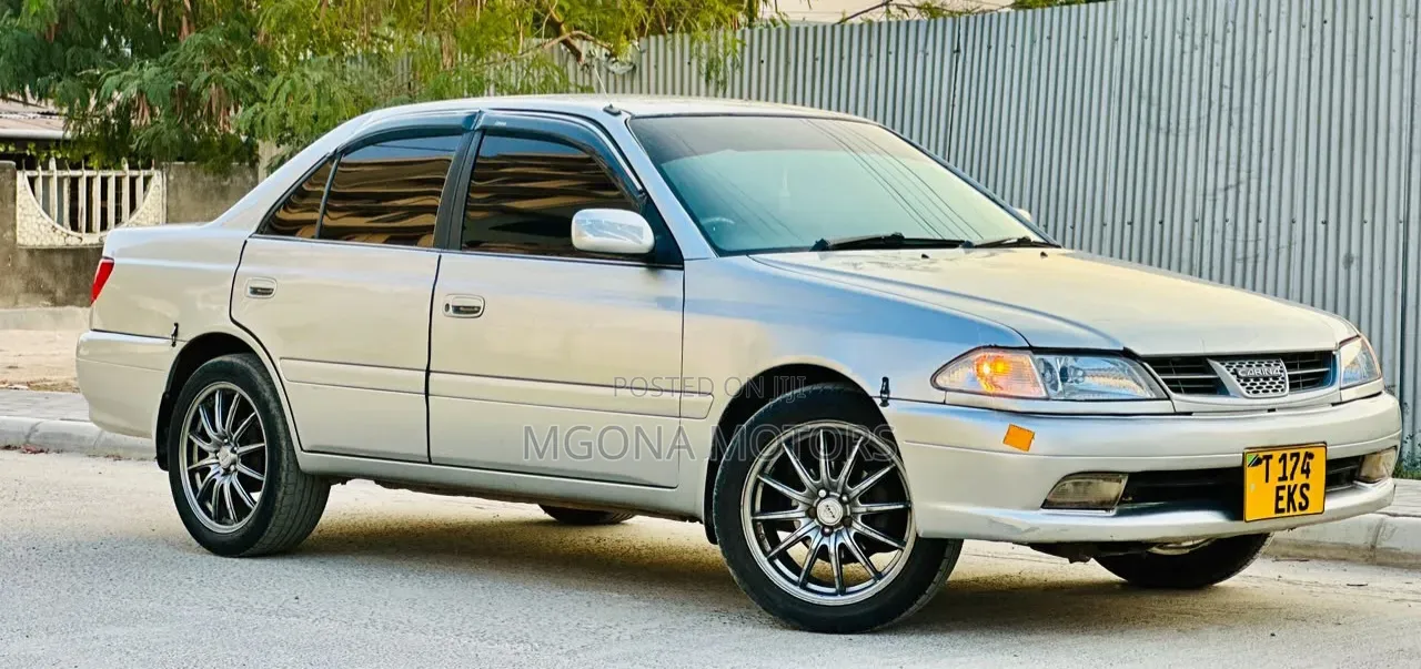 Toyota Carina 2000 Silver